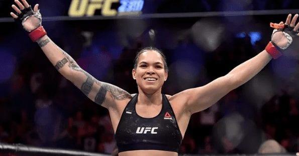 Sou a maior lutadora do UFC e ninguém vai tirar meus cinturões, diz Amanda Nunes
