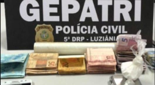 Suspeito de fazer delivery de drogas é preso em Luziânia