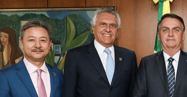 Ao lado de Bolsonaro, Caiado combina visita técnica de comitiva chinesa a Goiás