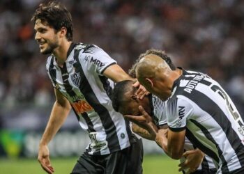 Atlético-MG bate Goiás no Mineirão e respira na luta contra rebaixamento