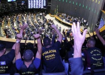 Câmara aprova em segundo turno PEC que cria a polícia penal