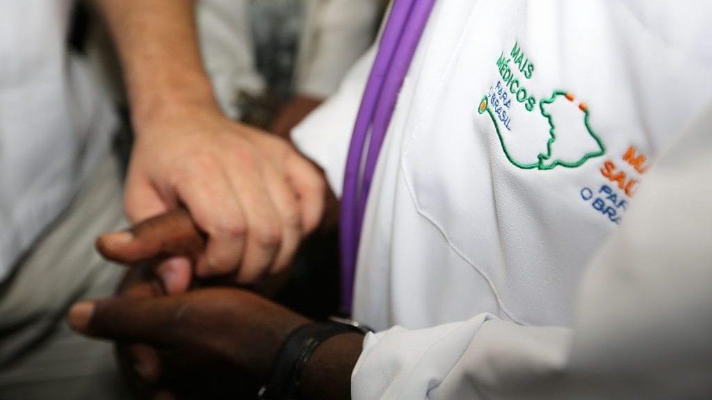 Câmara aprova medida provisória que cria o programa Médicos pelo Brasil