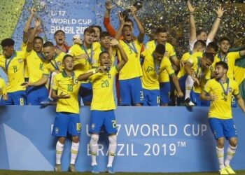 Com dois gols no fim, Brasil bate o México e conquista Mundial Sub-17 pela 4ª vez