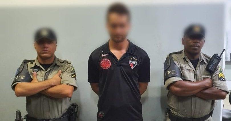 Durante Atlético-GO x Paraná, homem chama jogador de "macaco" e é preso em Goiânia