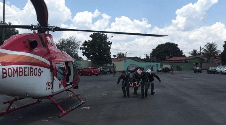 Idosa de 70 anos é atropelada e resgatada de helicóptero, em Goiânia
