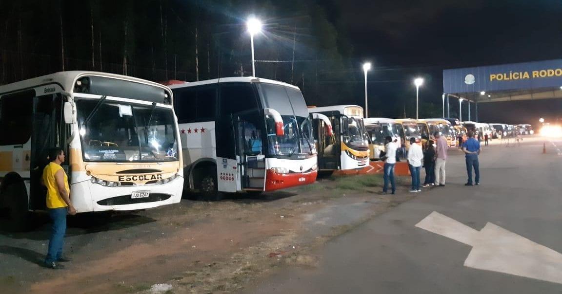 Mais de 40 veículos de transporte escolar são flagrados com irregularidades, em Anápolis
