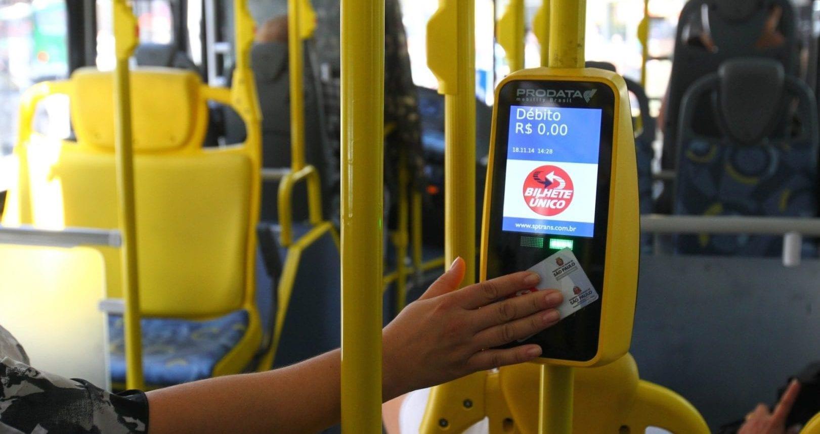 Pagamento da tarifa de ônibus por QR Code e cartão de crédito começa em 2020