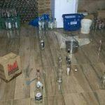 Quatro são presos por falsificação de bebida alcoólica, em Águas Lindas de Goiás