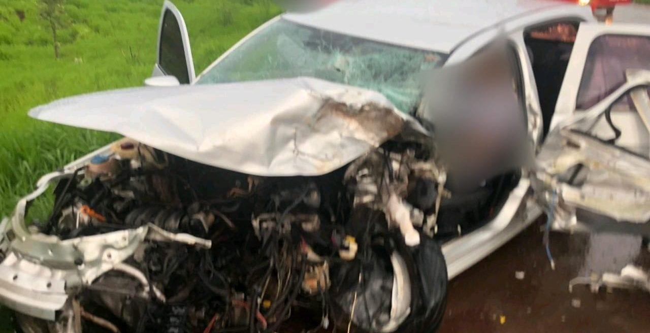 Acidente entre carro e caminhão deixa 4 feridos em Itumbiara 