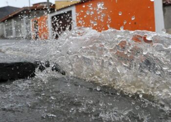 Adutora de rompe e deixa 130 bairros de Goiânia e Aparecida sem água