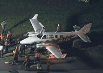 Avião que partiu de Goiânia faz pouso de emergência após falha técnica