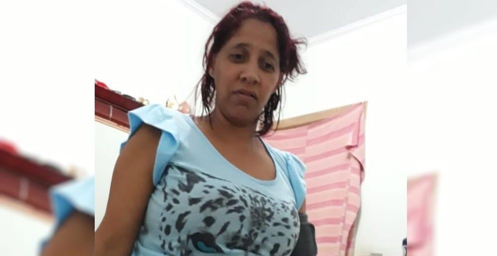 Cabeleireiro mata ex-mulher e liga para enteada para se desculpar, em Goiânia