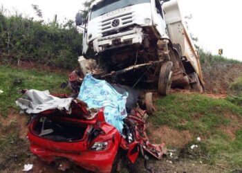 Casal e filha de 11 anos morrem em grave acidente na GO-139, em Corumbaíba