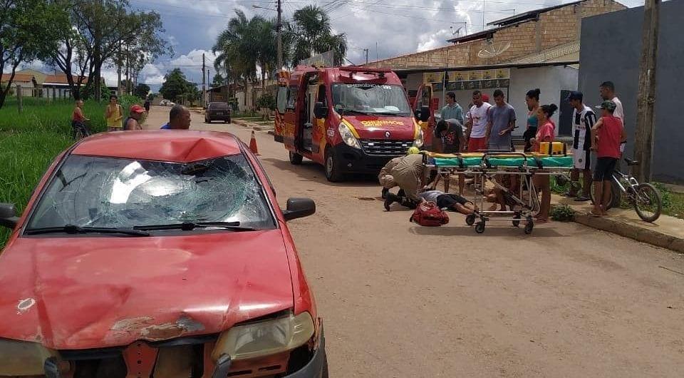 Ciclista fica ferido em acidente de trânsito após ser atropelado por carro, em Luziânia