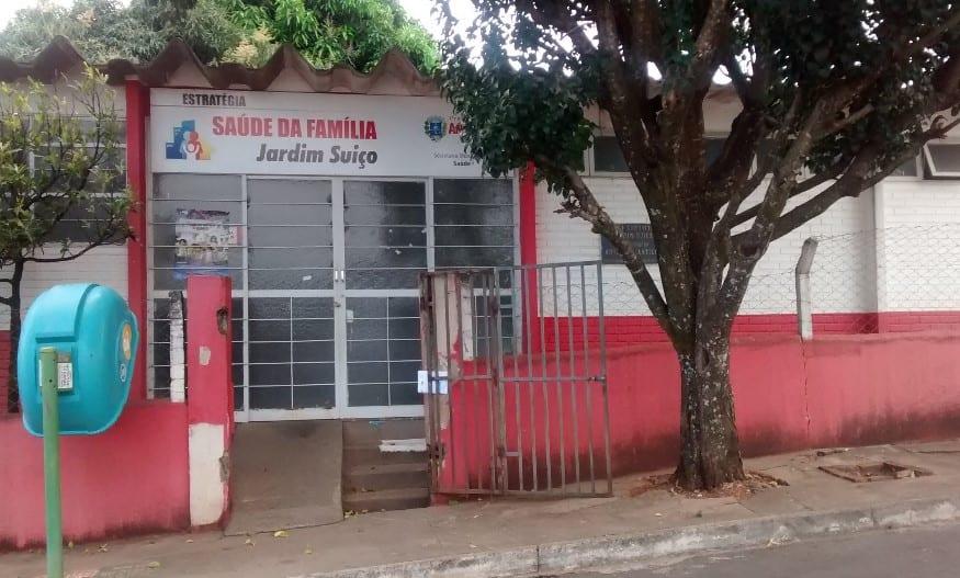 Criminoso invade unidade de saúde e rouba celulares e dinheiro, em Anápolis