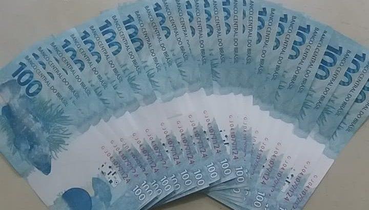 Homem é preso com R$ 10 mil em notas falsas ao tentar pagar motorista de app, em Rio Verde