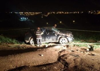 Jovem de 16 anos é arremessado de veículo durante capotamento, em Luziânia