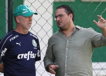 Presidente do Palmeiras demite Alexandre Mattos: 'O ciclo se encerra'
