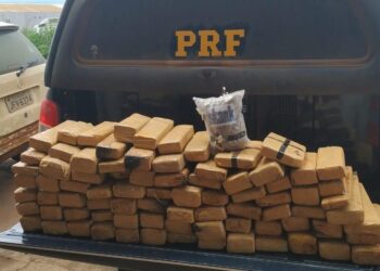 PRF encontra drogas em veículo guinchado em Rio Verde