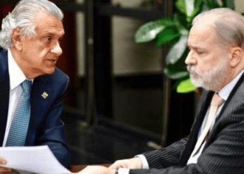 Procurador-geral da República manifesta apoio a Caiado contra a Enel