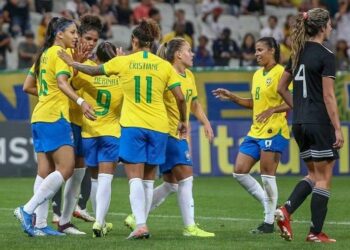 Seleção feminina sobe duas posições e alcança o nono lugar no ranking da Fifa