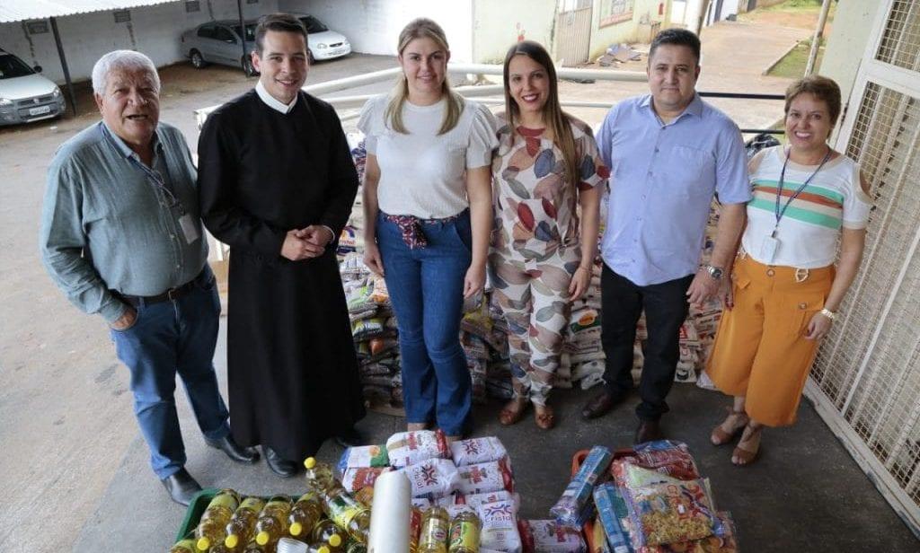 Alego doa mais de 2 toneladas de alimentos à Vila São Cottolengo