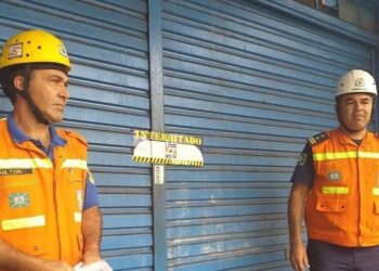 Após perícia, Defesa Civil interdita centro comercial que pegou fogo em Goiânia