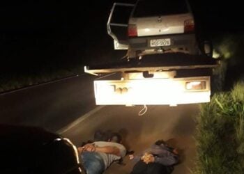 Após roubo, carro estraga e ladrões são presos ao chamar guincho, em Goiás
