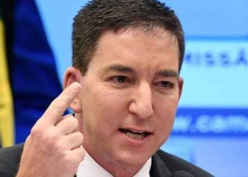 Defesa de Glenn Greenwald diz que denúncia do MPF é 'expediente tosco'