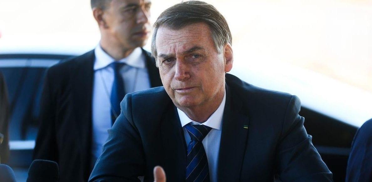 'É só não ir ilegalmente para os EUA', diz Bolsonaro sobre brasileiros deportados