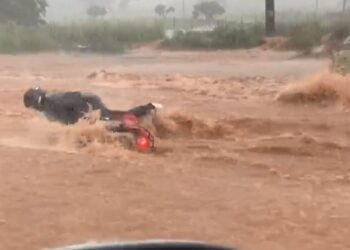 Forte chuva novamente deixa o caos em Goiânia e Região Metropolitana; vídeos