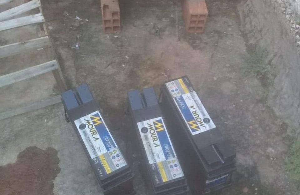 Homem é preso com baterias roubadas avaliadas em R$ 60 mil, em Trindade