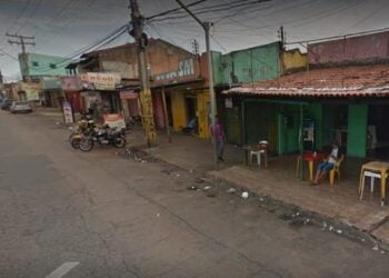 Jovem é morto a tiros em frente distribuidora no primeiro dia do ano, em Goiânia