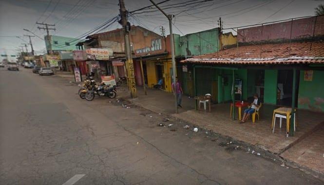Jovem é morto a tiros em frente distribuidora no primeiro dia do ano, em Goiânia
