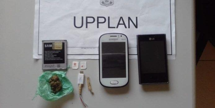 Mulher é flagrada com celulares, chips e drogas em partes íntimas em UP de Planaltina