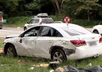 Perseguição termina com 1 morto e PMs feridos em acidente, em Anápolis