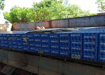 Polícia apreende mais de mil caixas de cervejas, em Chapadão do Céu
