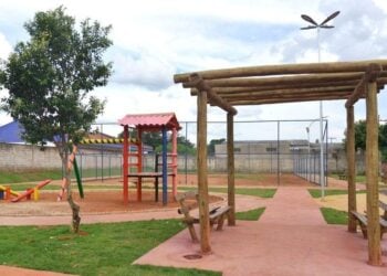 Prefeitura de Aparecida entrega 45ª praça beneficiando moradores do Setor American Park