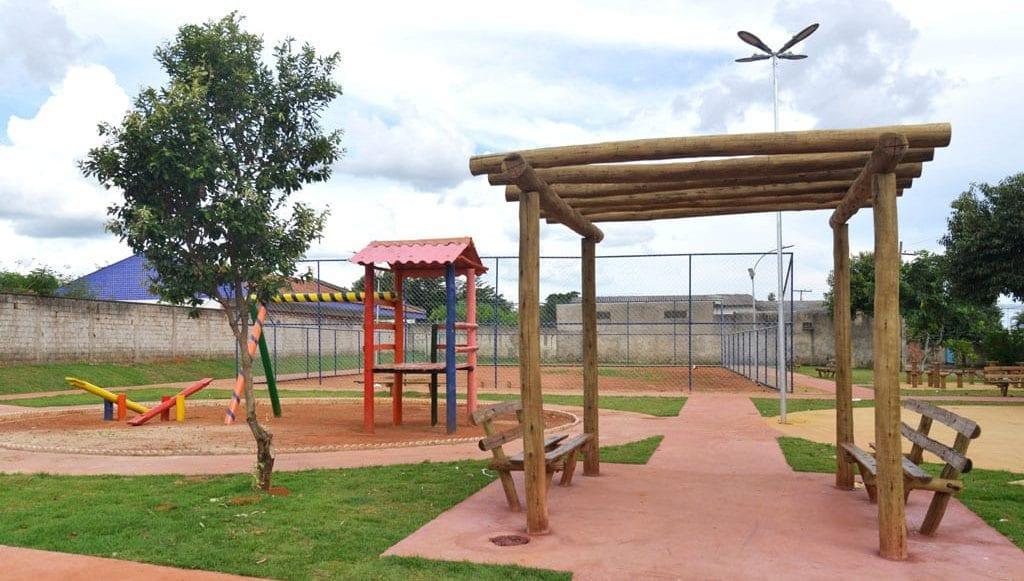 Prefeitura de Aparecida entrega 45ª praça beneficiando moradores do Setor American Park
