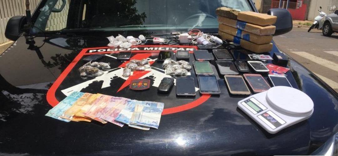 Traficante é preso com drogas e 17 celulares que seriam jogados em presídio de Mineiros 