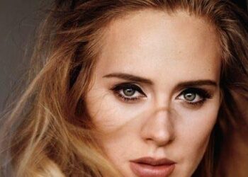 Adele revela que vai lançar novo álbum em setembro