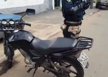 Adolescente é flagrado com motocicleta roubada na BR-153, em Goiânia