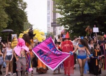 Blocos de carnaval alteram trânsito de ruas importantes de Goiânia; confira