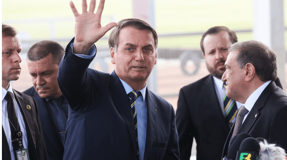 Deputados e senadores pedem a Aras investigação de ofensa de Bolsonaro a repórter