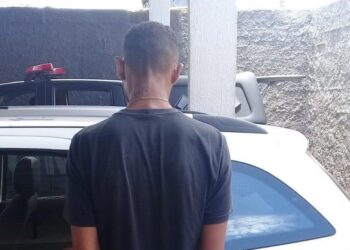 Homem é preso após tentar matar vítima com várias facadas, em Goiânia