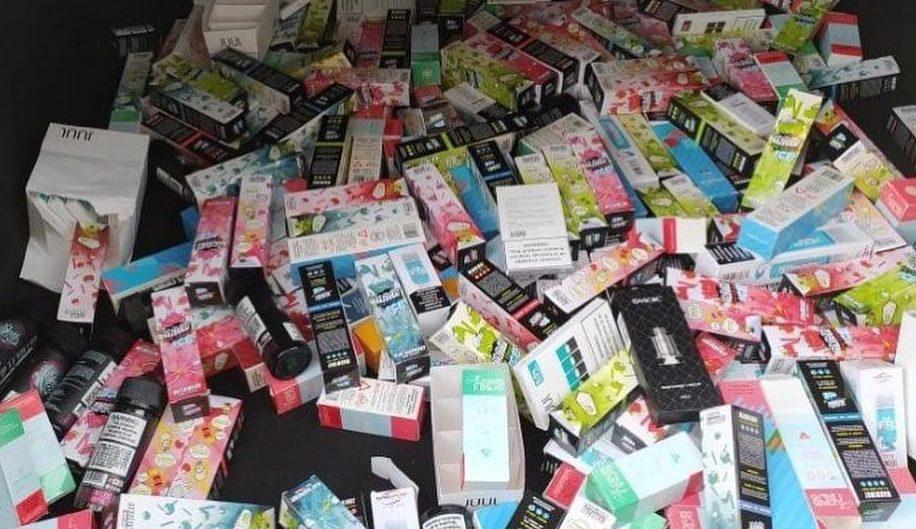 Mais de 500 frascos de essência de cigarro eletrônico são apreendidos, em Goiânia