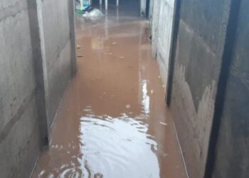 Chuvas em Goiás: Casas sofrem alagamento após forte chuva, em Rio Verde