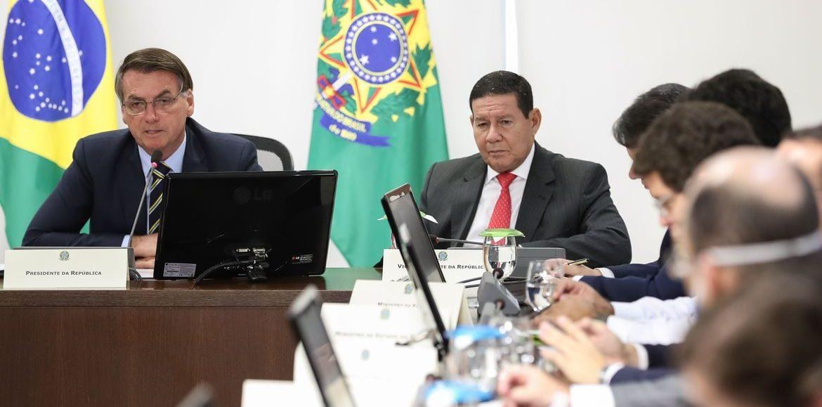 Covid-19: Bolsonaro atualiza governadores sobre medidas de prevenção