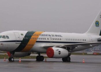 Decreto de Bolsonaro endurece regras para uso de voos da FAB por autoridades