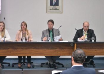 Em relatório, secretária diz que situação fiscal em Goiás está "complicada"